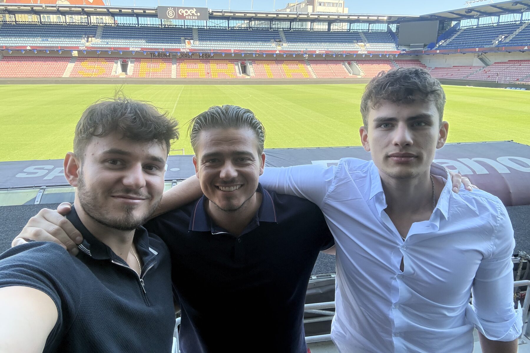 Filip a Matěj s Romanem Kliským po coachingu